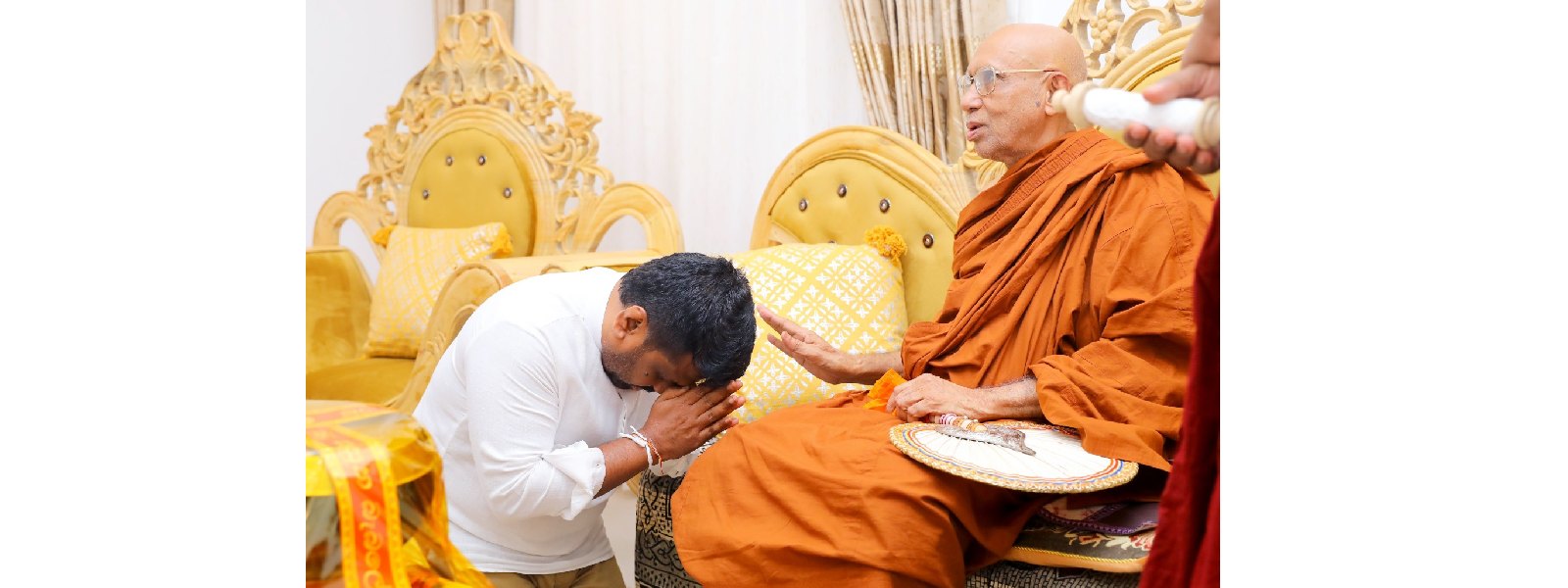 ජනපති රාමඤ්ඤ මහා නිකායේ මහානායක හිමි බැහැදකී..